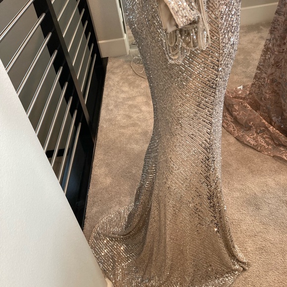 New elegant dress - Picture 7 of 8